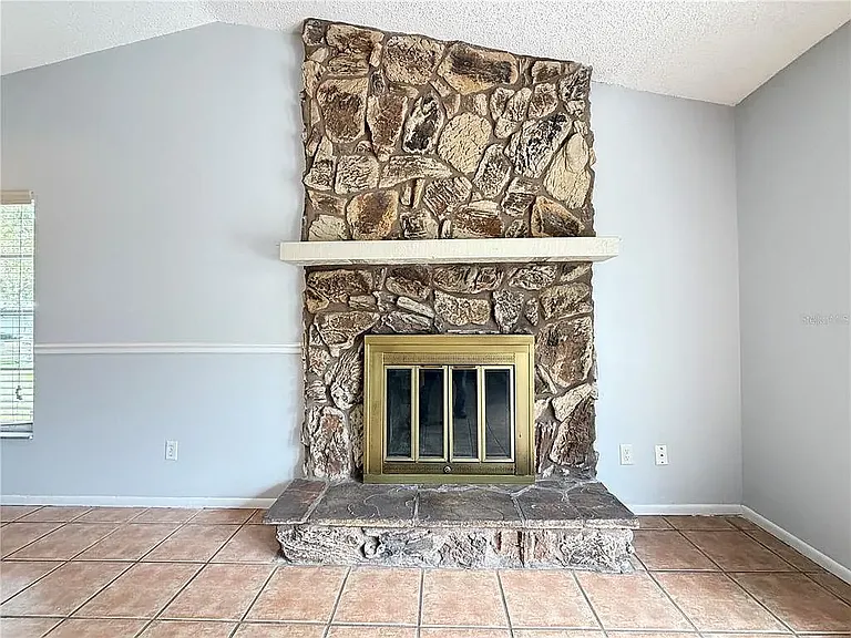 9923 Castleton St — Photo 7