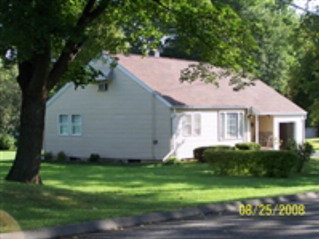 1st image of 222 W 11th St