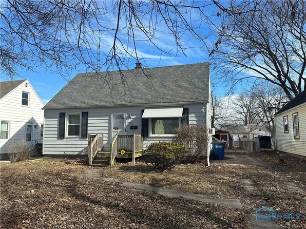 3438 Beaumont Dr, Toledo, OH 43608