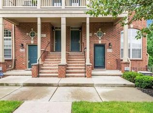 414 Old Pine Way #1, Walled Lake, MI 48390