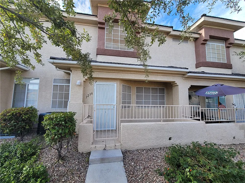 1236 Dusty Creek St