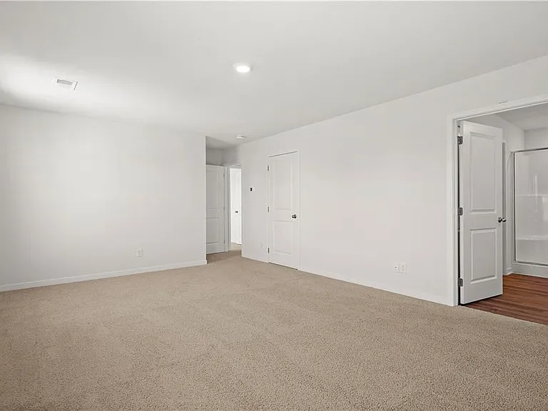 1621 Maci St — Photo 9