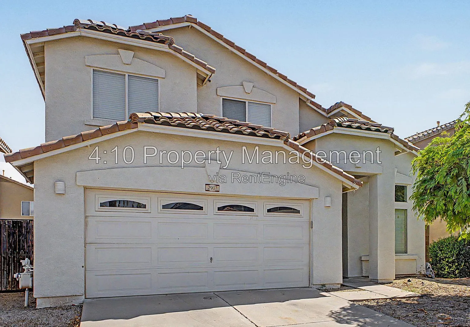 4 bed, 2.5 bath, 2138 sqft, $2,200 — Photo 2