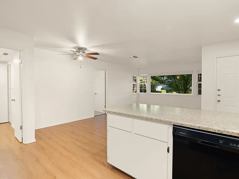 1661 Forest Avenue Apartments — Photo 52