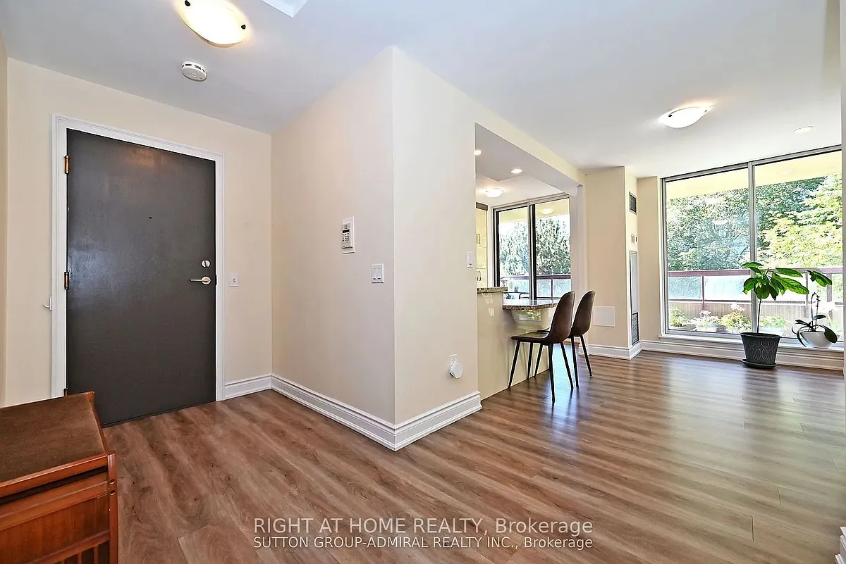Building Photo - 91 Townsgate Dr N #411