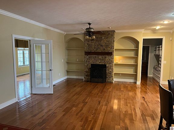 5th image of 312 Cayuga Dr