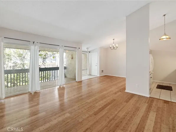902 Camino Real Unit 204, Redondo Beach, CA 90277