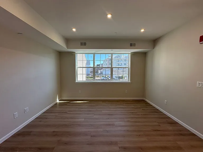 88 Louis St — Photo 4