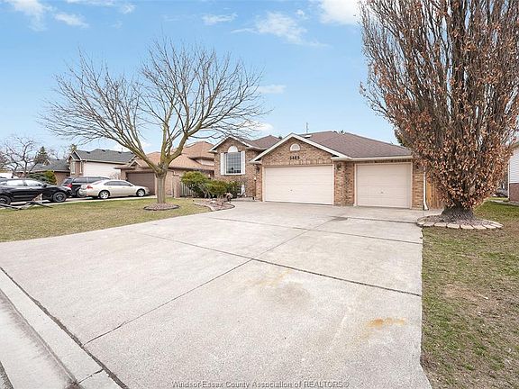 4th image of 3888 Aristotle Cres