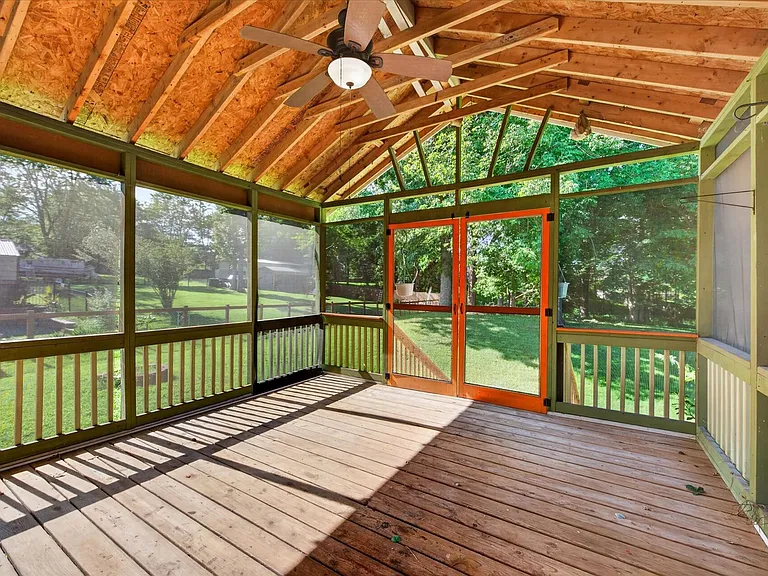 607 Granger Ln — Photo 31