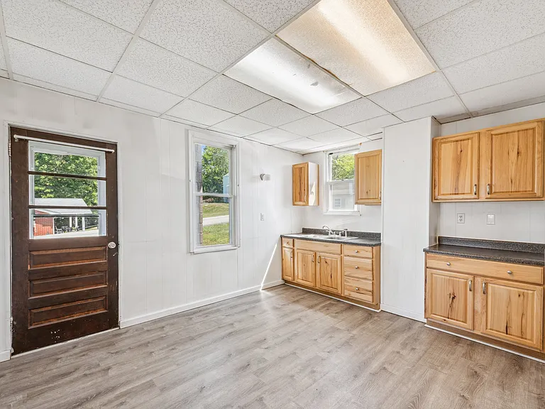 16 Eggers Ave #2 — Photo 7