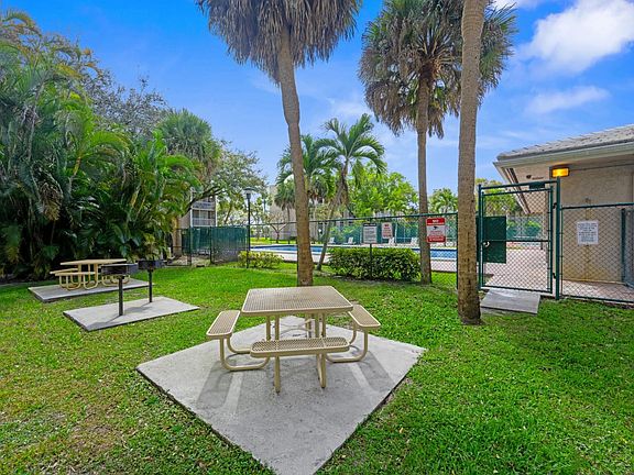 5th image of 8735 Ramblewood Drive #409
