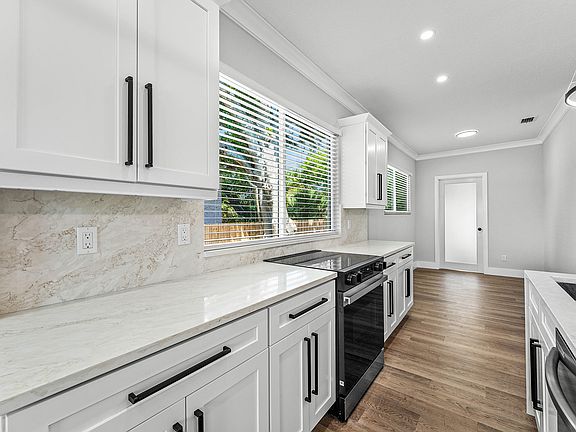 5th image of 1150 W 25th Street