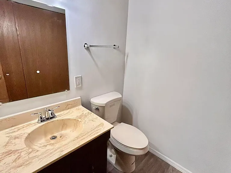 2S701 Winchester Cir E #3 — Photo 18