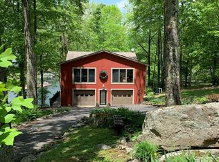 99 Flat Top Lake Rd, Ghent, WV 25843