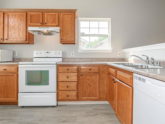 4th image of 2412 Danby Woods Cir
