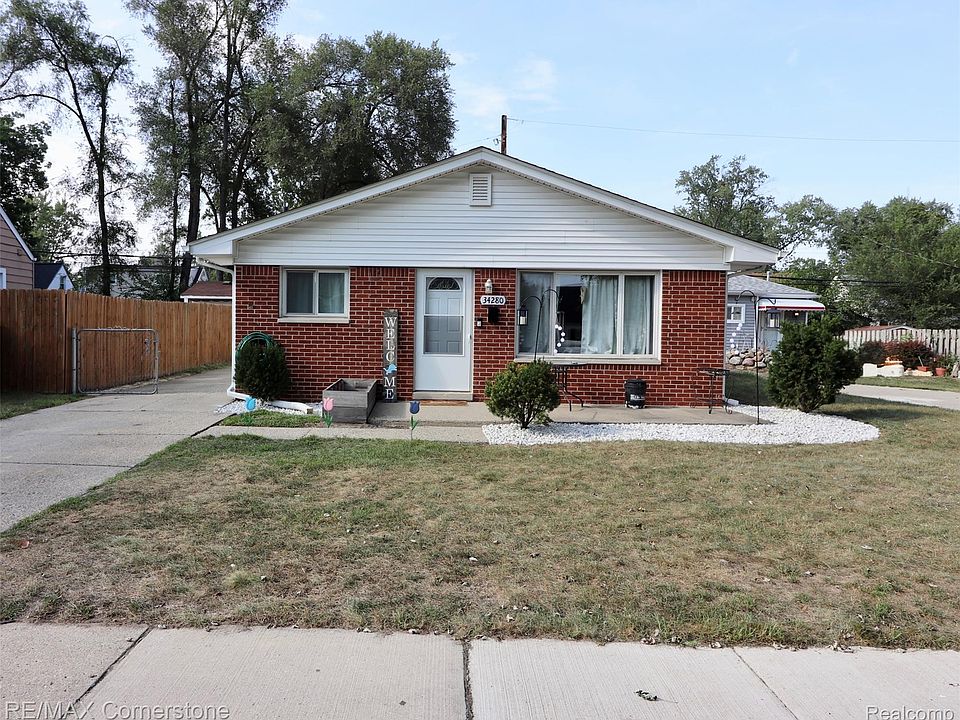 1st image of 34280 Harroun St