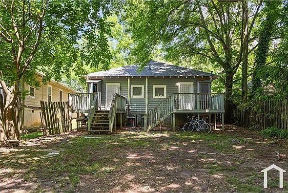 820 Elbert St SW — Photo 9