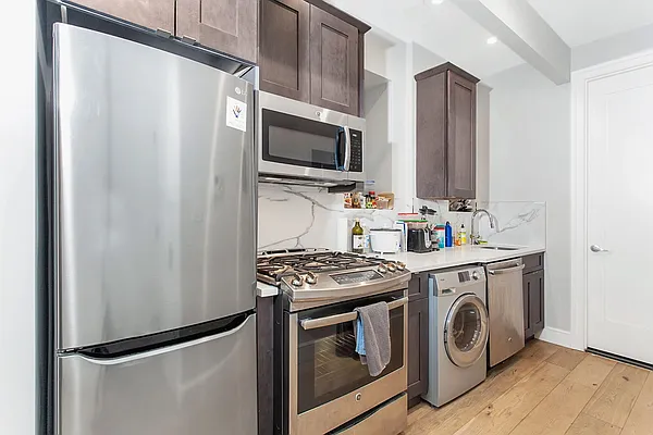 Rented by Tosh Marks Property Group | media 8