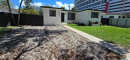 2731 SW 29th Ave Photo 1