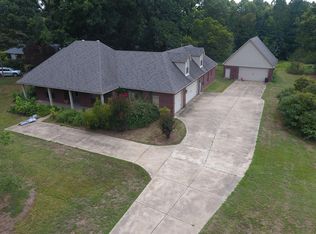 203 Malone Rd S, Hernando, MS 38632