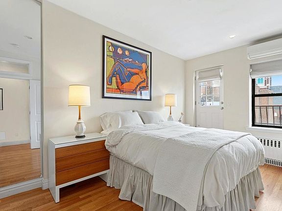 4th image of 564 Henry St #4