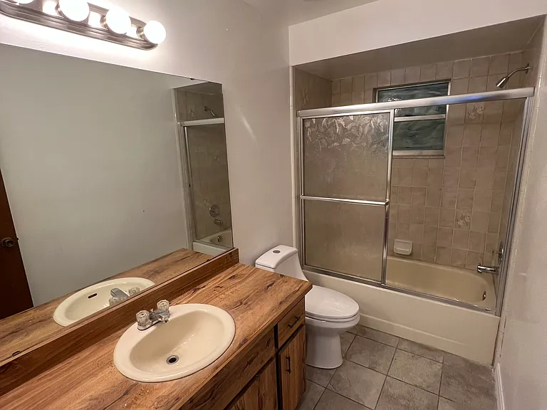 1906 Dixie Belle Dr — Photo 9
