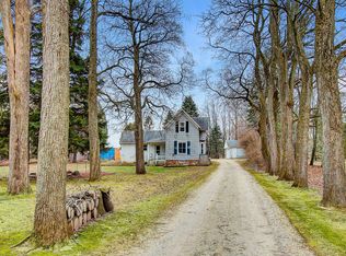 907 Martin Dr, Fredonia, WI 53021