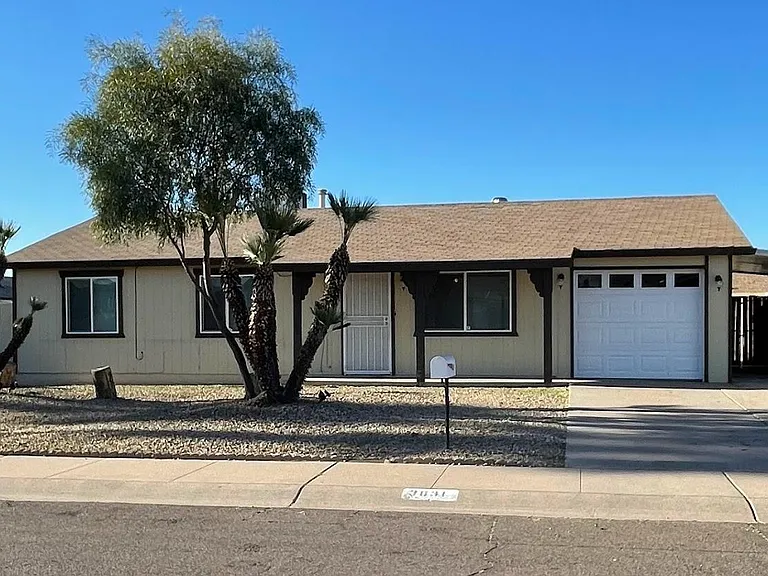 3631 E Captain Dreyfus Ave — Photo 1