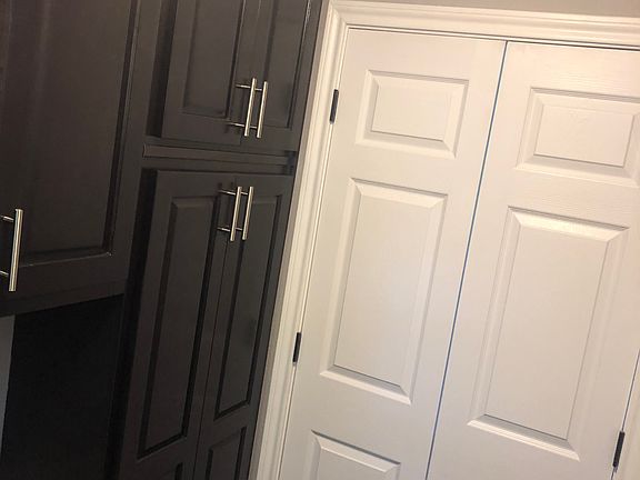 2nd image of 607 N Hall St