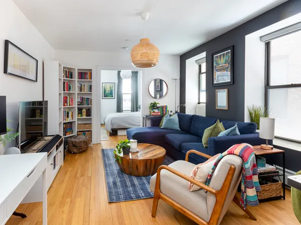 305 West 150th Street image 1 of 9