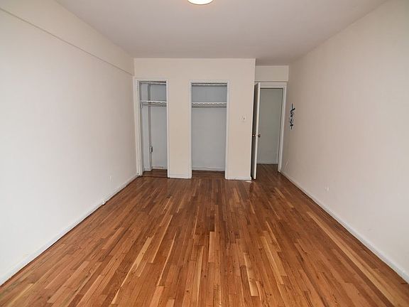 3rd image of 1725 E 12th St #L