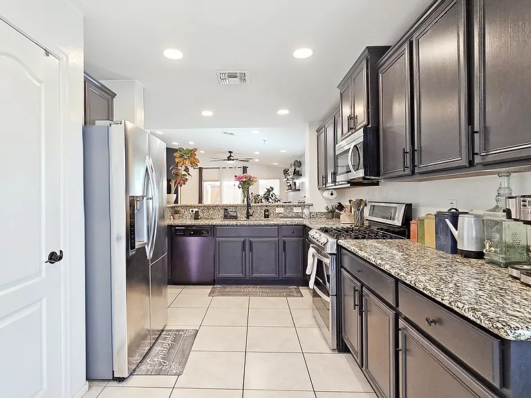 3913 S 185th Ln — Photo 11