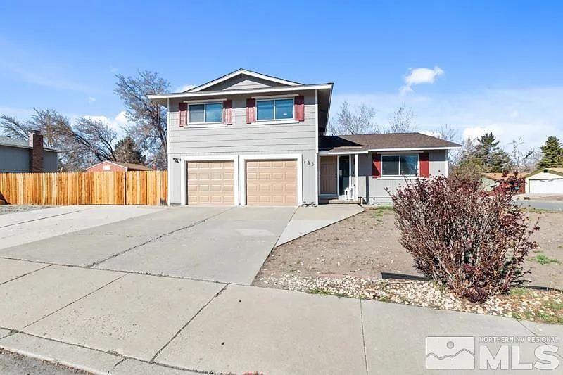 785 E Huffaker Ln photo 1