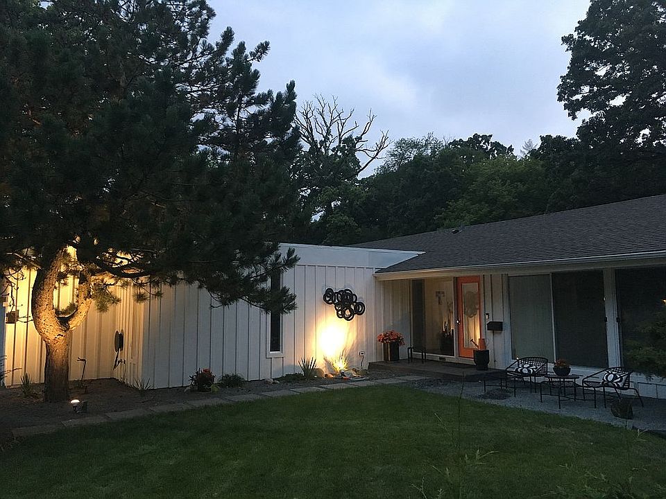 1st image of 2778 Arlington Ave