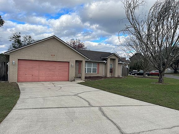 4th image of 7567 Dover Cliff Dr N