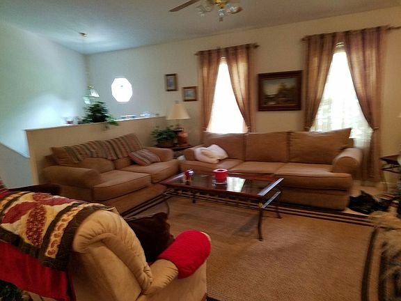 3rd image of 101 Meadowbrook Dr