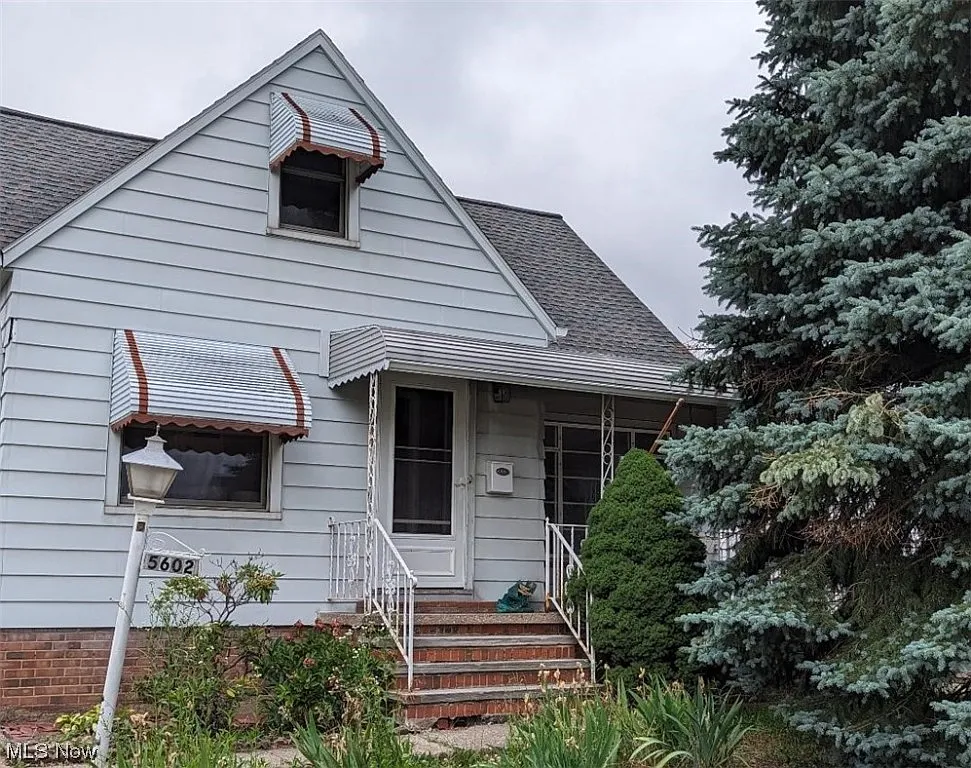 5602 Orchard Ave photo 1