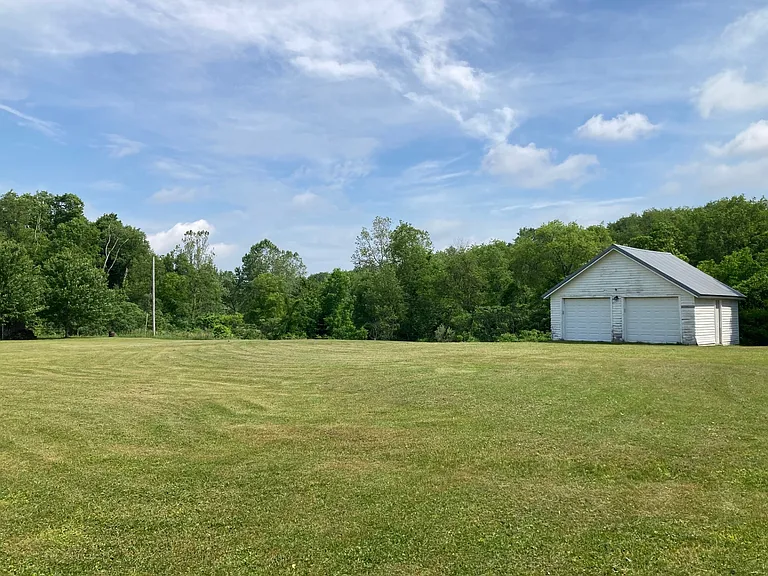 15055 Willy Rd — Photo 2