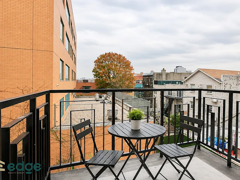 340 Irving Ave #3H — Photo 4