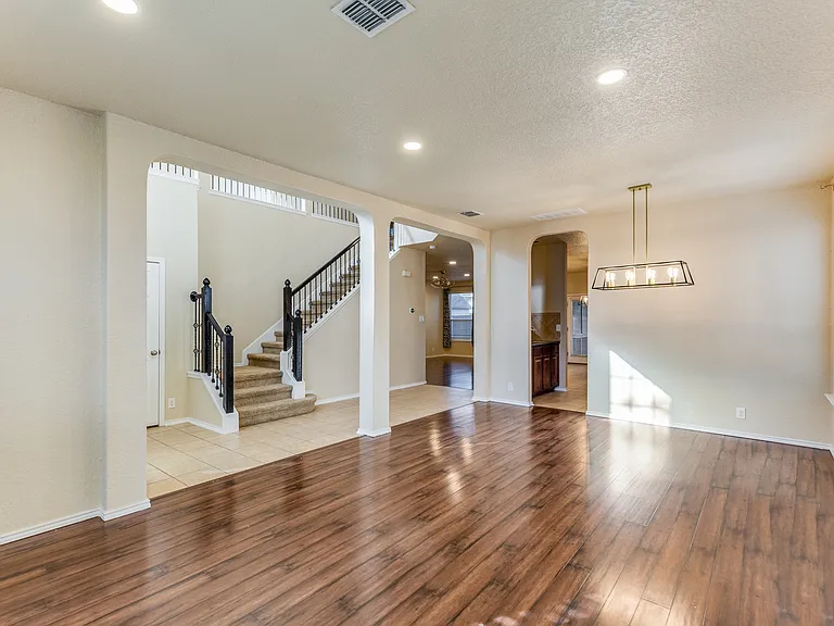 5723 White Oak Cv — Photo 9