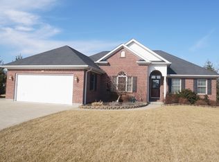 392 Woodside Ct, Batesville, IN 47006