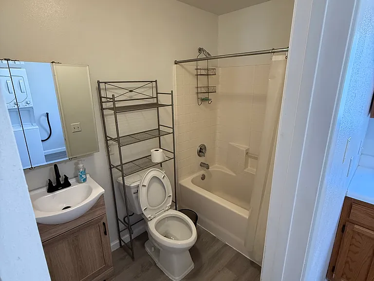 729 El Centro Ave — Photo 3