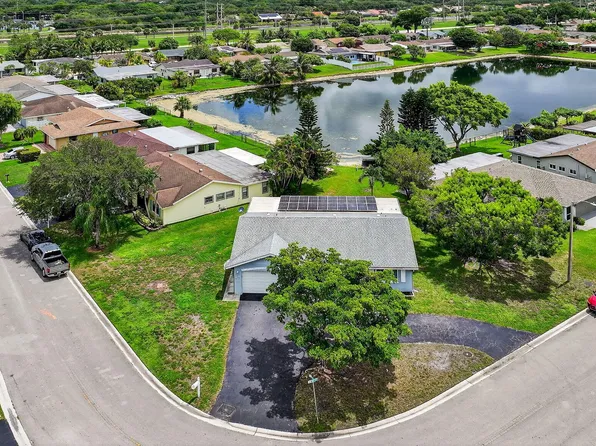 9735 NW 82nd Street, Tamarac, FL 33321