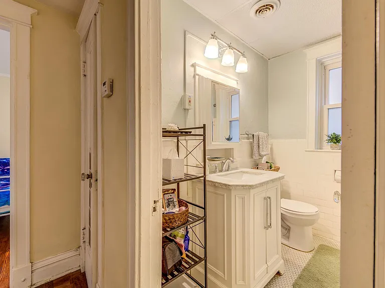6331 Southwood Ave #2E — Photo 12