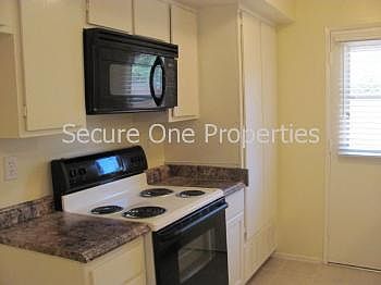 3rd image of 4102 Yankee Dr