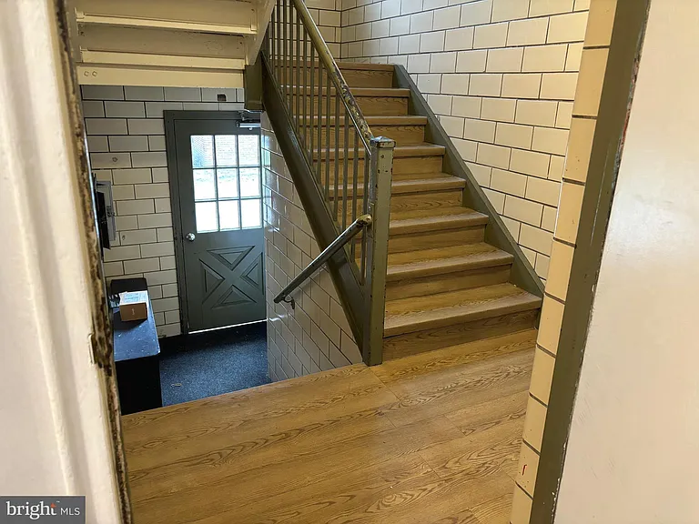 676 Perth Pl #B — Photo 20