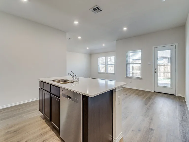 2921 Jasmine Dr — Photo 10