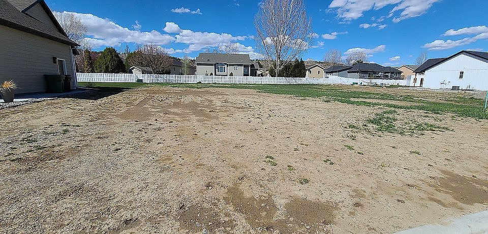 1st image of 3739 Colton Blvd