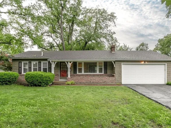 7832 Tomahawk Rd, Prairie Village, KS 66208